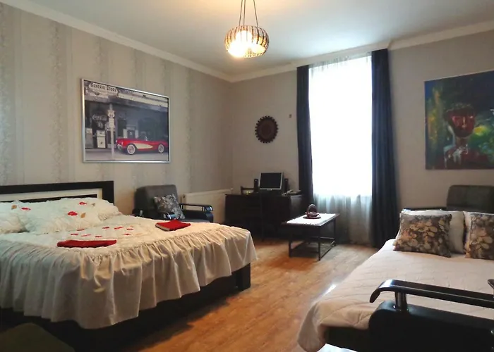 Guest House, Old-Si